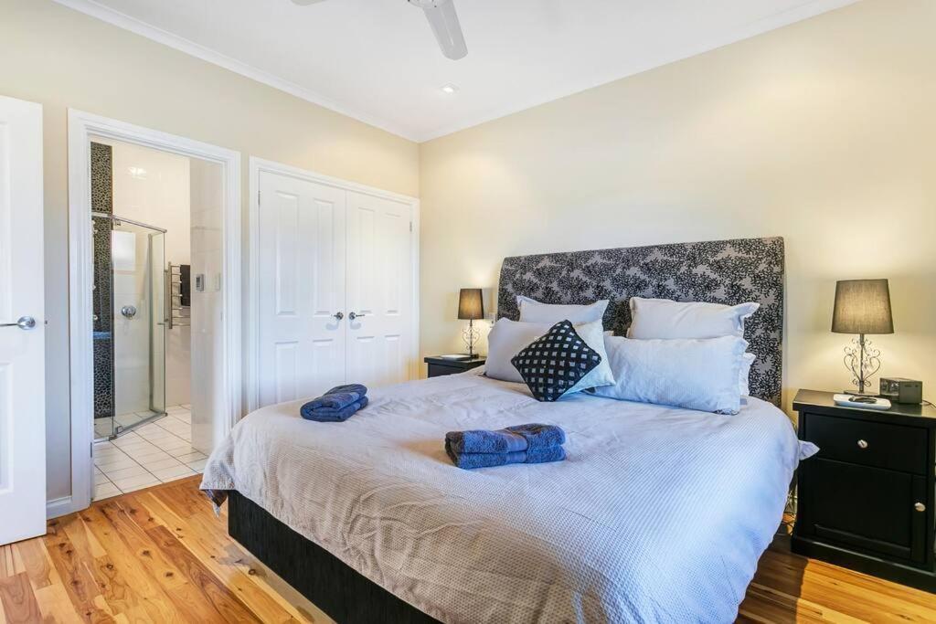 Holiday home Captains Quarters *