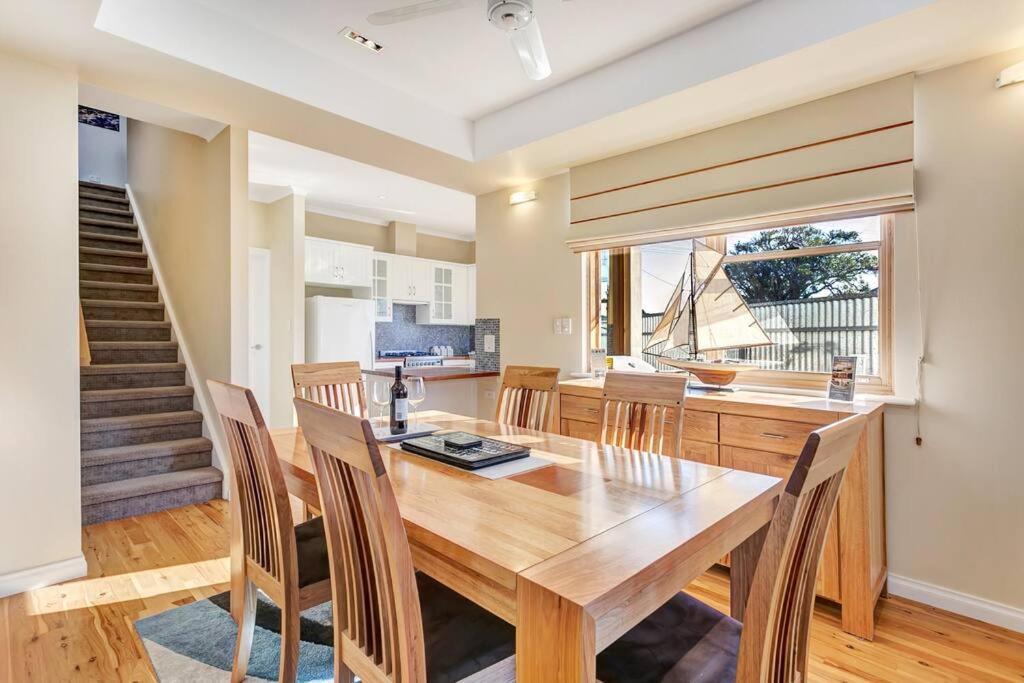 Holiday home Captains Quarters *